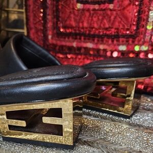 Fendi black sandals sz 38